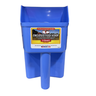 Plastic Feed Scoop in Assorted Colors, 3qt